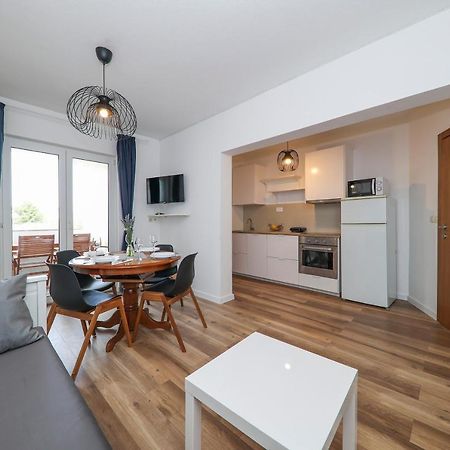 Apartmani Maestral Dobropoljana Eksteriør bilde